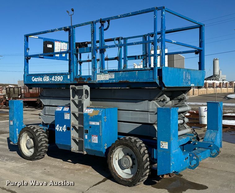 2007 Genie GS-4390  scissor lift - OF9638