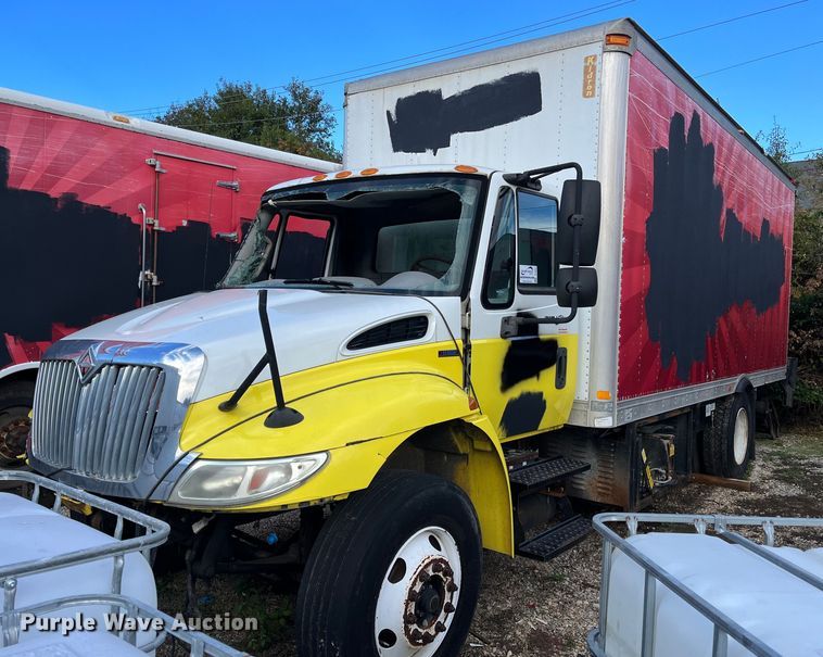 2011 International DuraStar 4300  refrigerated truck - DH8601