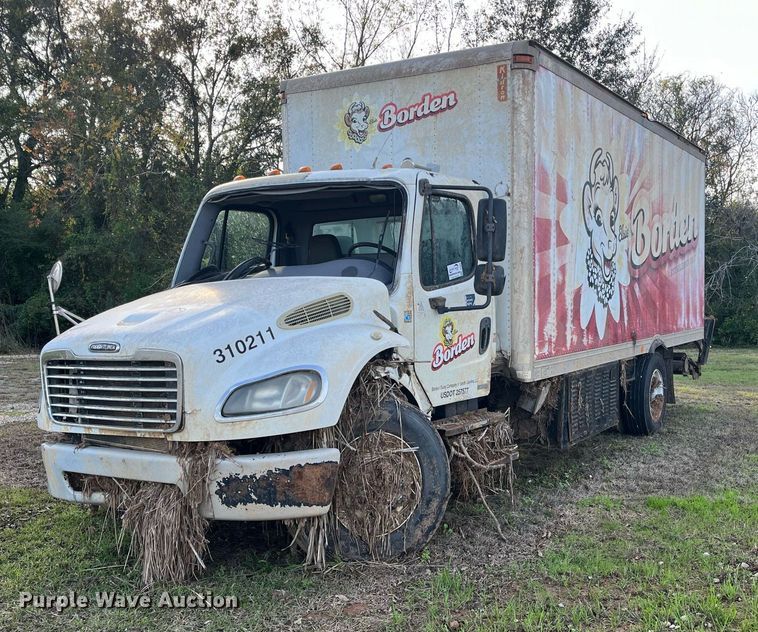 2010 Freightliner Business Class M2 106  refrigerated truck - DH8605