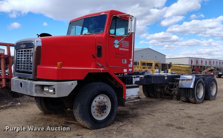 1999 Oshkosh FF-115  truck cab and chassis - DK8862