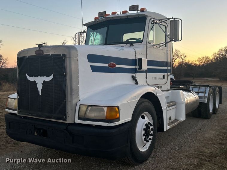 1988 Peterbilt 377  semi truck - DN0541