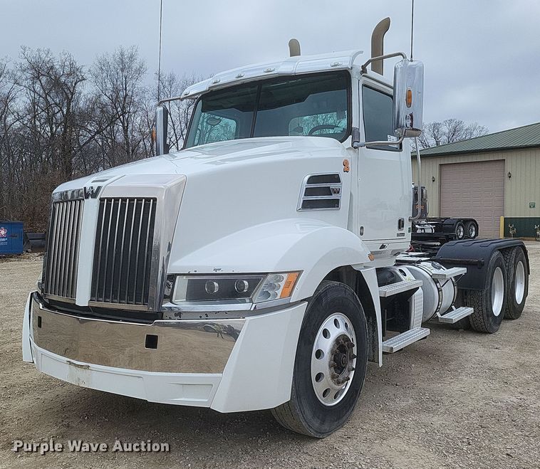 2016 Western Star 5700XE  semi truck - DO4778