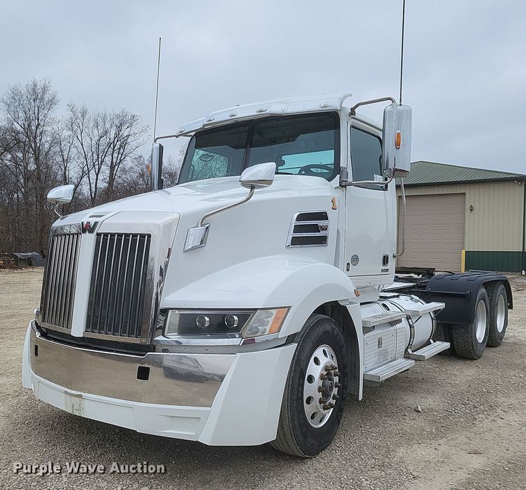 2016 Western Star 5700XE  semi truck - DO4780