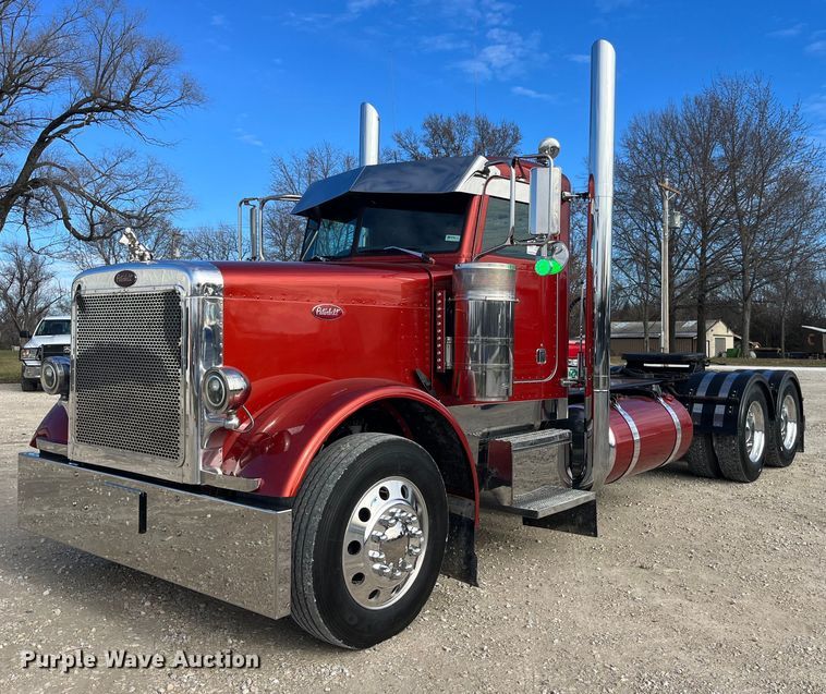 1990 Peterbilt 379  semi truck - DP2169
