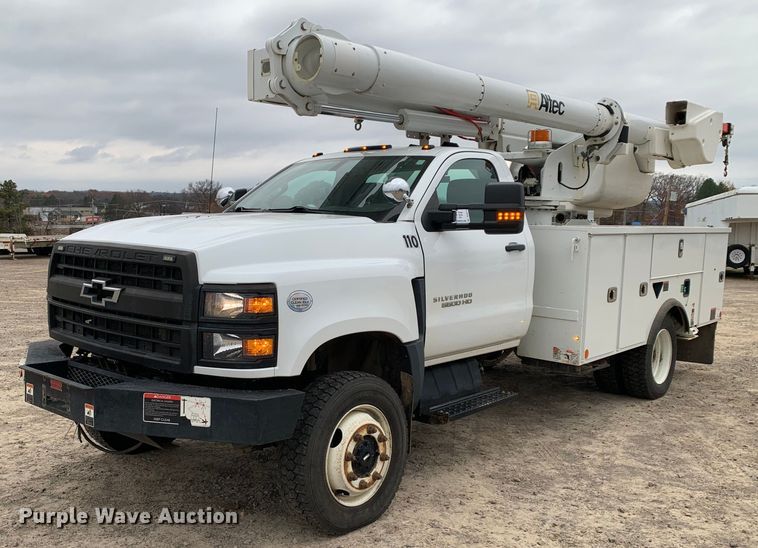 2019 Chevrolet Silverado 6500HD  bucket truck - DP8774