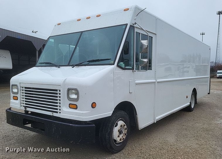 2012 Freightliner MT45 delivery truck - MI9859