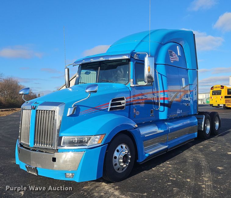 2020 Western Star 5700XE  semi truck - NZ9111