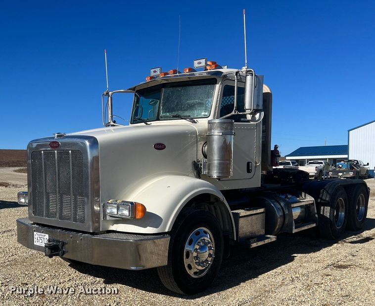 2008 Peterbilt 367  semi truck - OA9229
