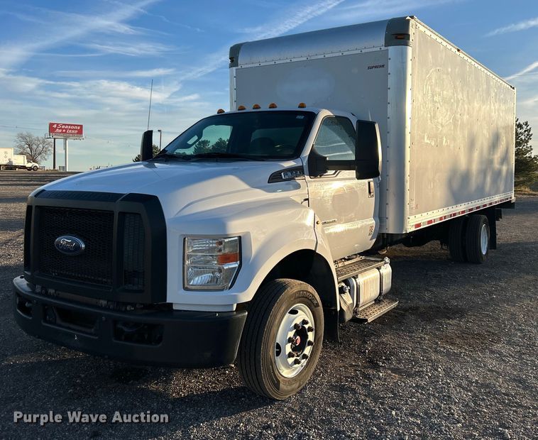 2016 Ford F650  box truck - KH9691