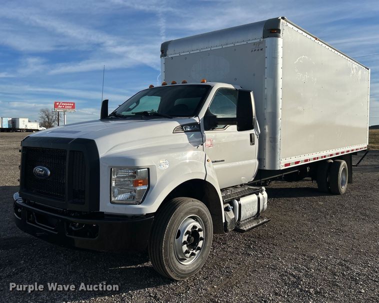 2016 Ford F650  box truck - KH9694