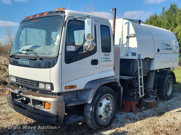 2009 Isuzu  T7F street sweeper truck - DN4062