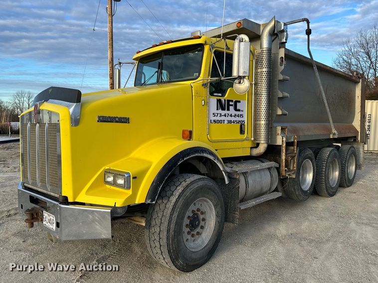 2008 Kenworth T800 dump truck - NM9178