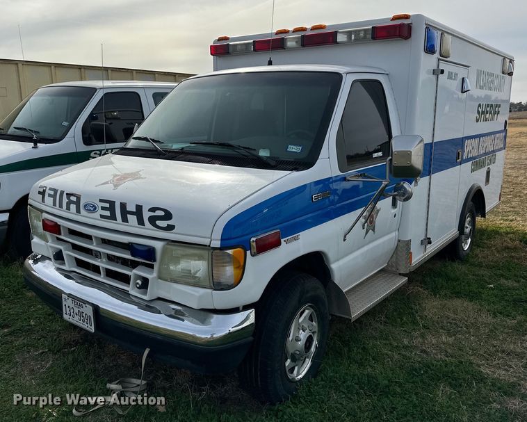 1994 Ford E350  ambulance - IB9271