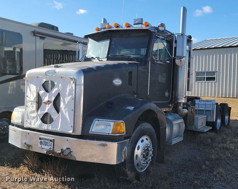 1996 Peterbilt 385  semi truck - KT9953