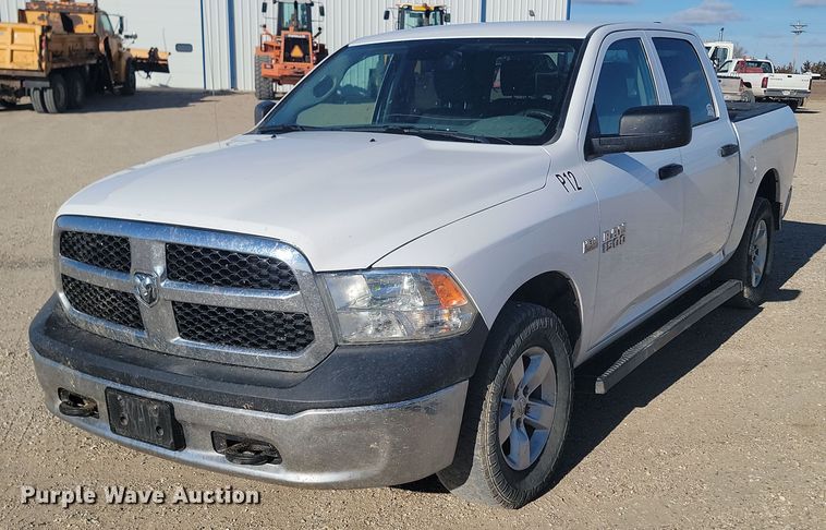2018 Dodge Ram 1500  Crew Cab pickup truck - KU9022