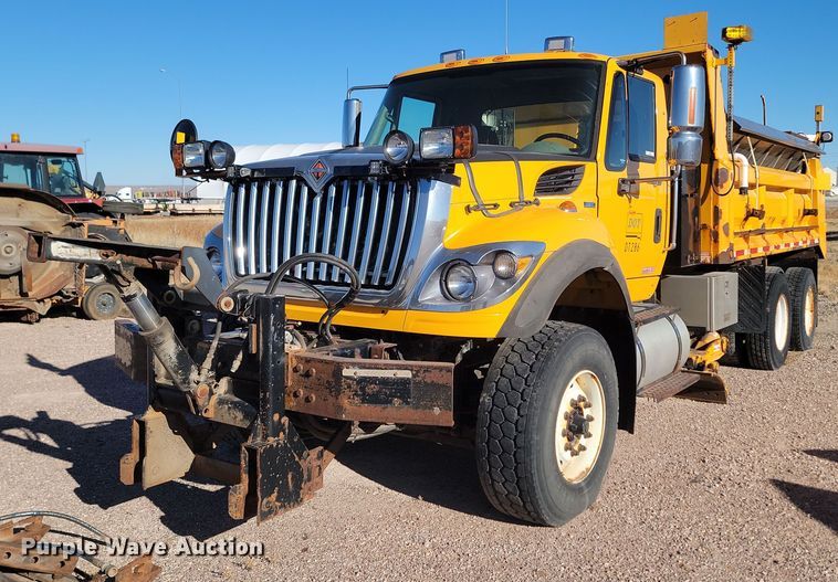 2011 International WorkStar 7600 SFA dump truck - KU9032