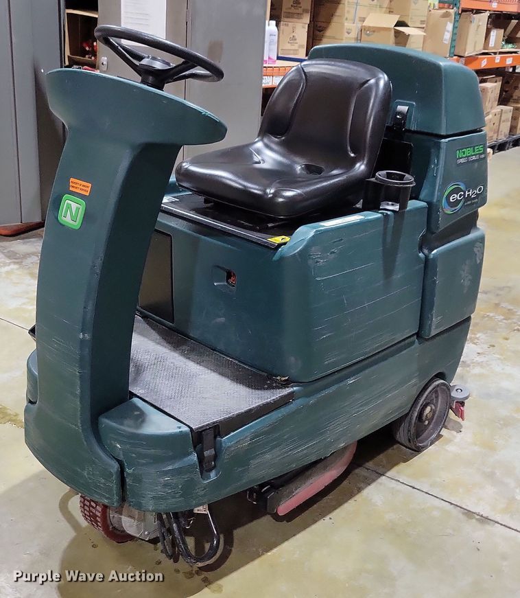 Nobles Speed Scrub Rider  floor scrubber - LC9437