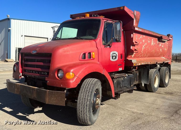 2001 Sterling  dump truck - NL9315