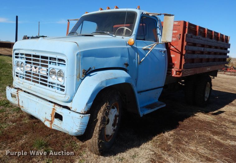 1967 GMC  grain truck - DR5906