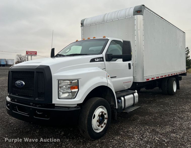 2016 Ford F650  box truck - KH9688