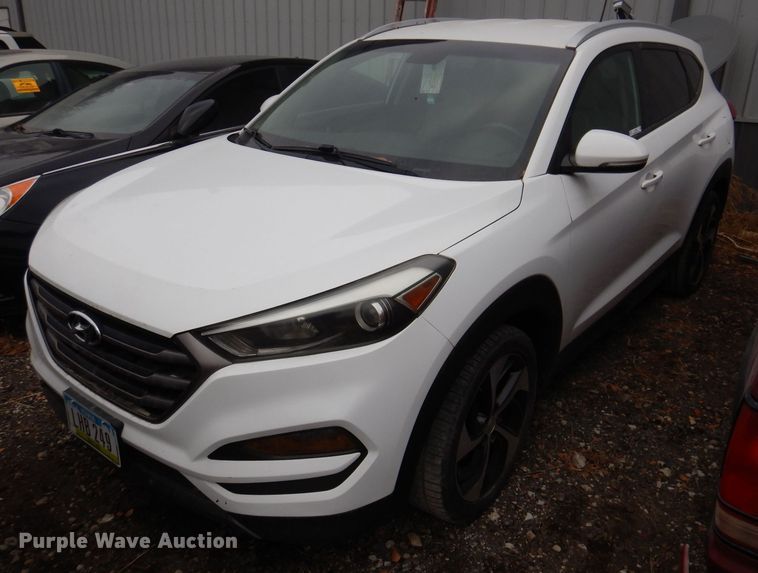 2016 Hyundai Tucson  SUV - LC9403
