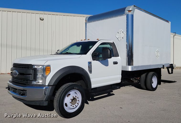 2017 Ford F450 Super Duty XL box truck - LD9097