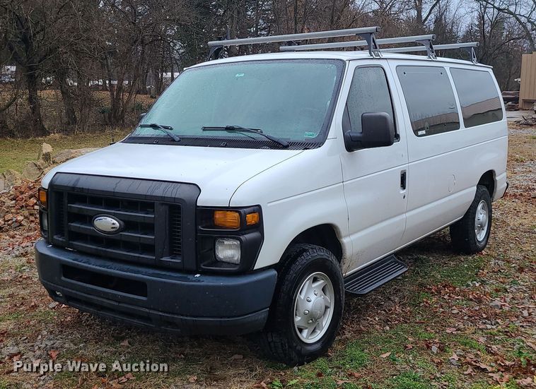 2014 Ford E350  van - LJ9442