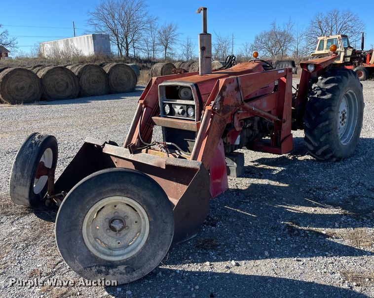 1979 Massey Ferguson 265  tractor - LV9275