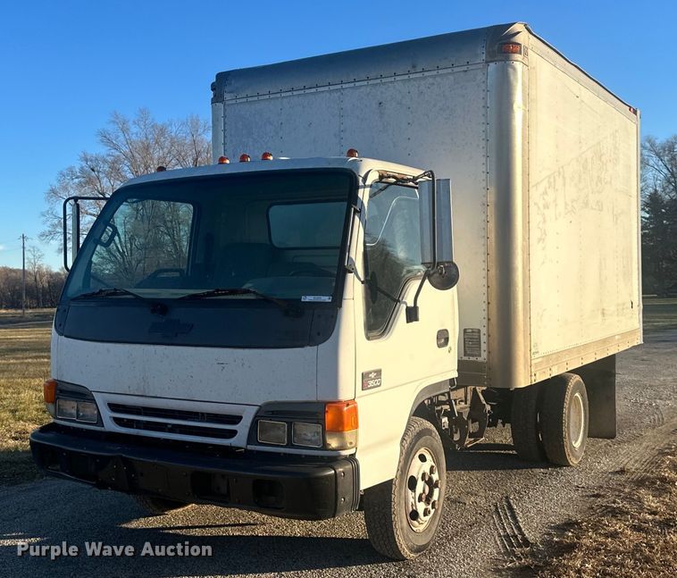 1999 Chevrolet W3500  box truck - NL9343