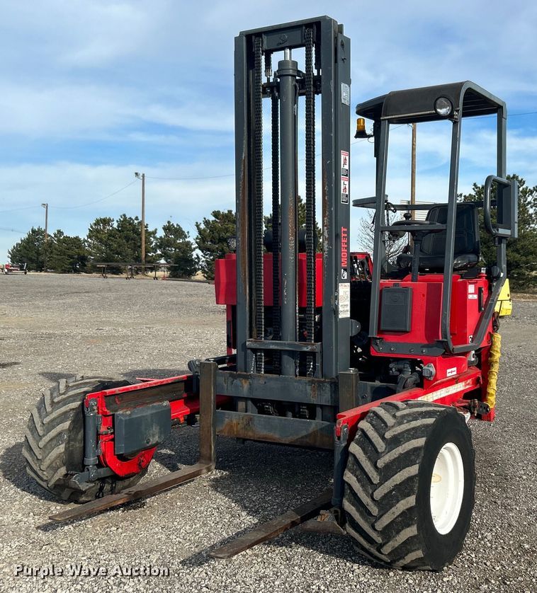 2002 Moffett M5500  forklift - OM9219