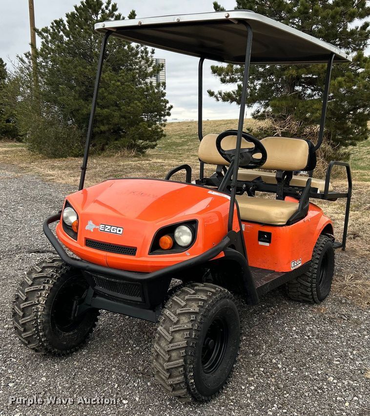 EZ GO Express S4  golf cart - OM9241