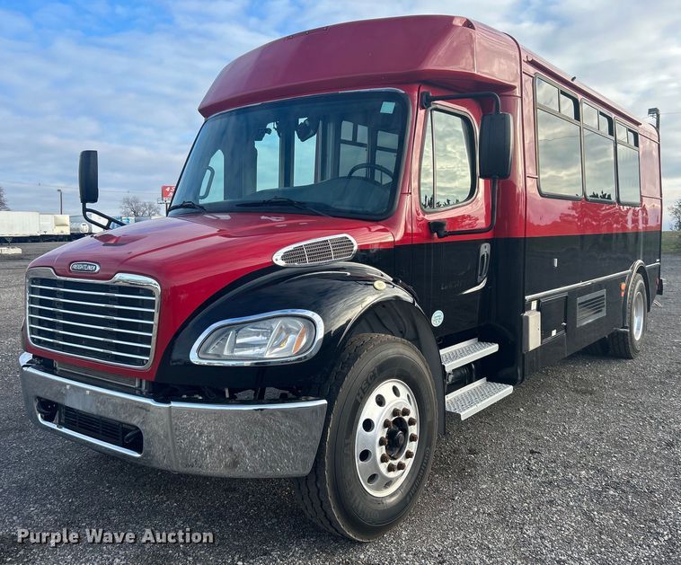 2018 Freightliner M2  shuttle bus - OM9242