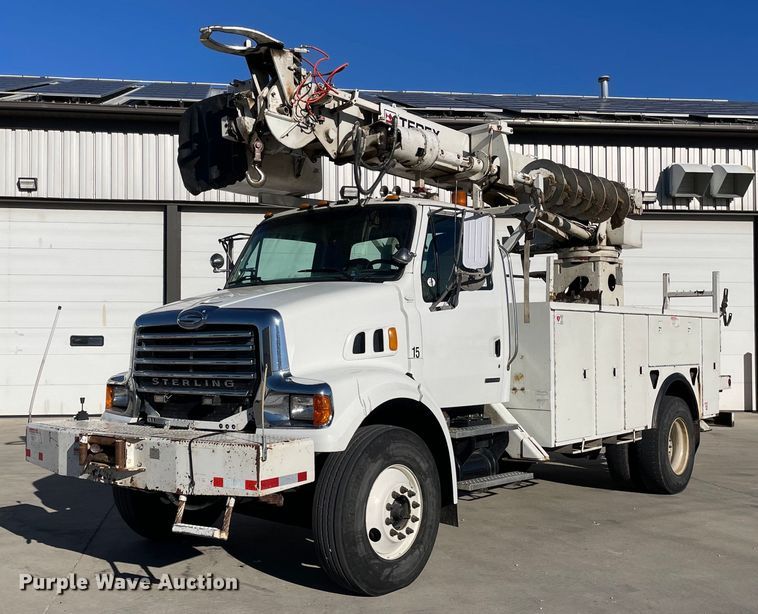 2008 Sterling L7500  digger derrick truck - DP0275