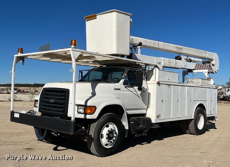 1998 Ford F800  bucket truck - DQ2338