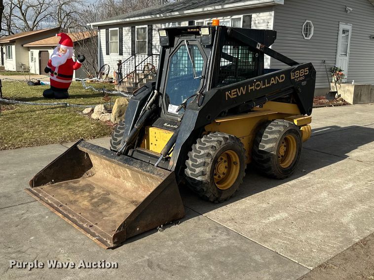 1998 New Holland LX885  skid steer loader - DQ7406
