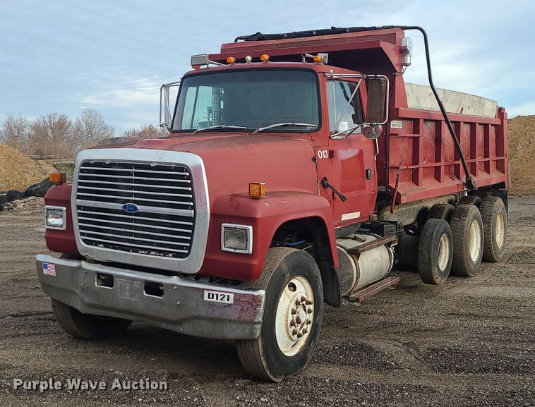 1993 Ford LT8000  dump truck - DR7864