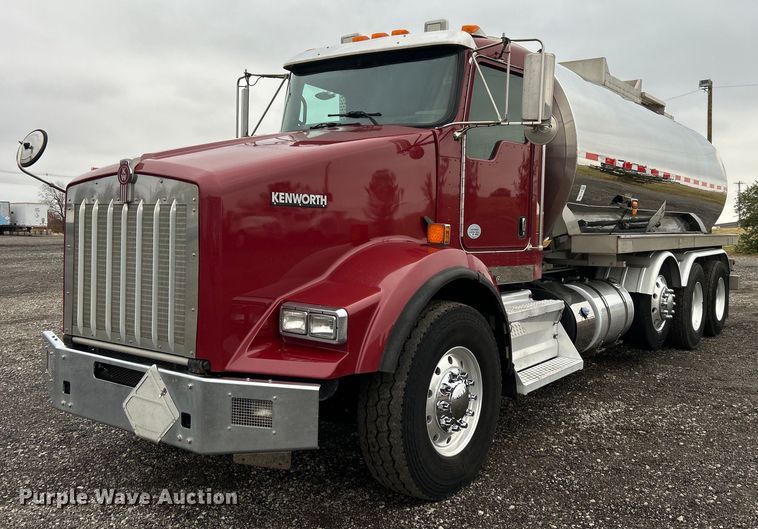 2015 Kenworth T800 tank truck - KH9686