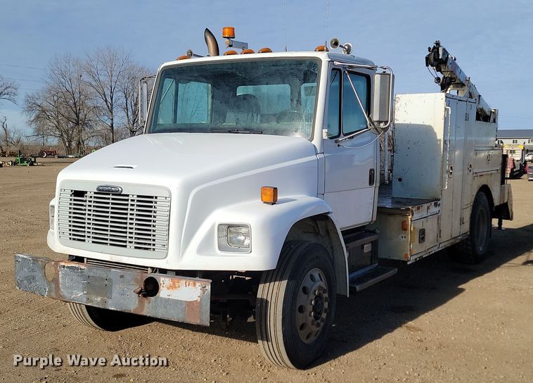 2003 Freightliner FL80  utility / service truck - KT9931