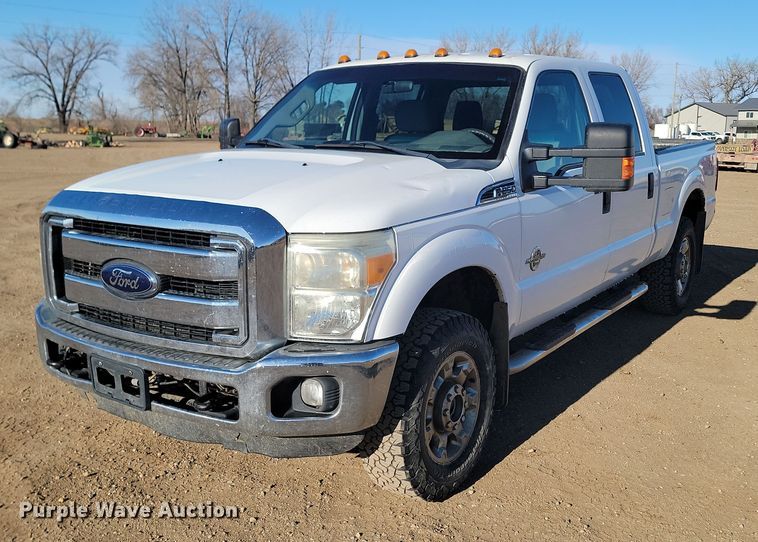 2012 Ford F250  Super Duty XLT  Crew Cab pickup truck - KT9935