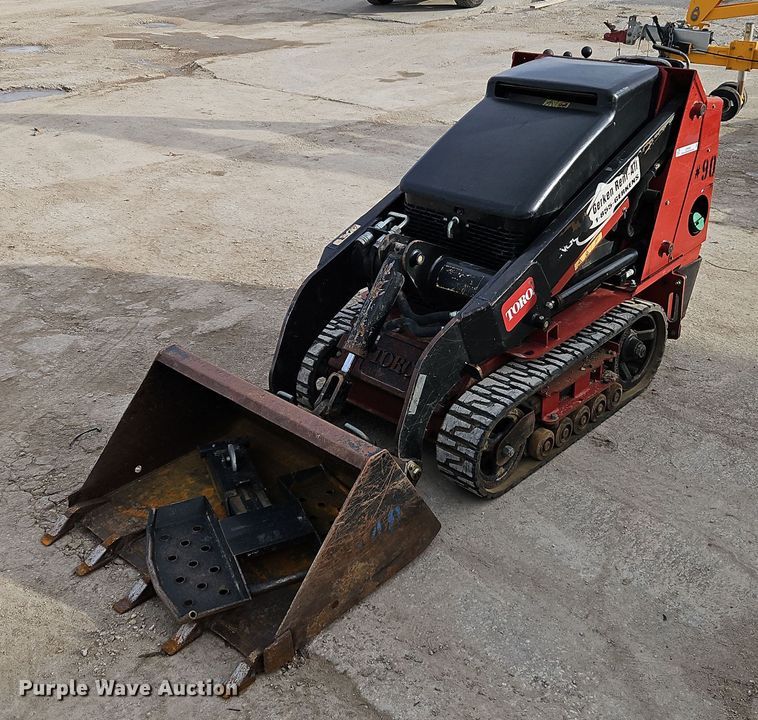Toro TX525  compact utility loader - LB9685