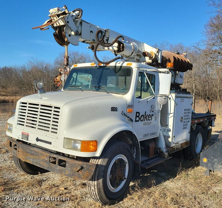 1995 International 4700  bucket truck - LC9479