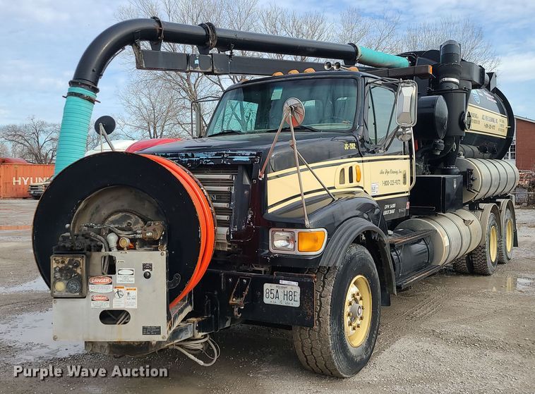 2001 Sterling  sewer jetter truck - LJ9423
