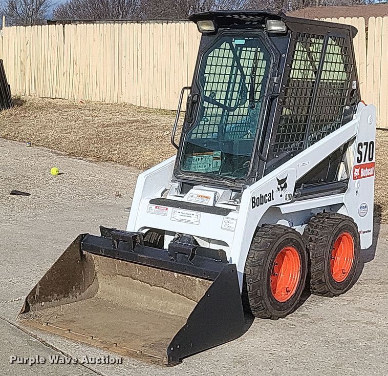 2016 Bobcat S70  skid steer loader - MI9878