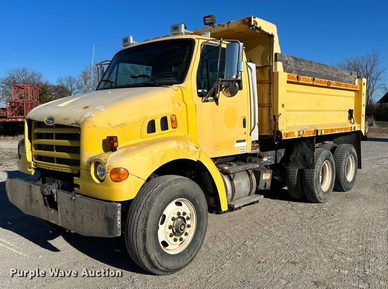 2002 Sterling L7500  dump truck - NE9658