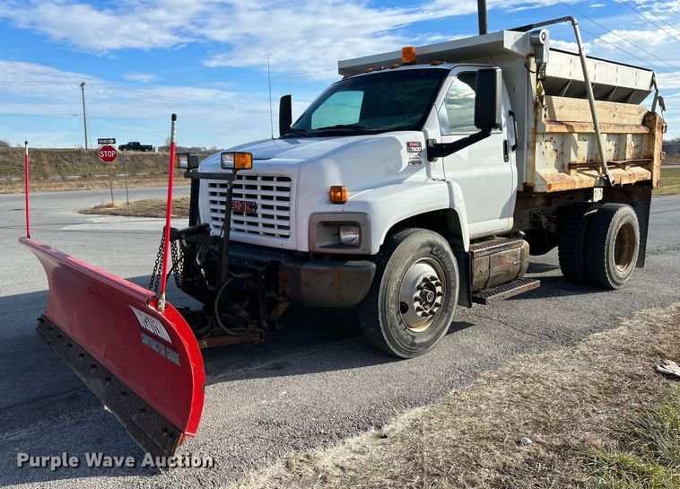 2009 GMC C7500 dump truck - NE9666