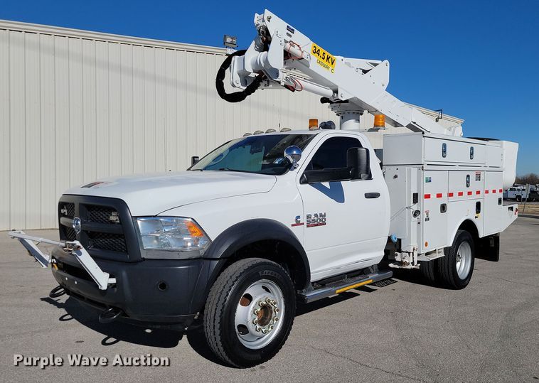 2014 Dodge Ram 5500HD  bucket truck - OD9771