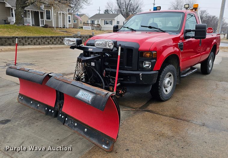 2010 Ford F250 Super Duty  pickup truck - DQ8567