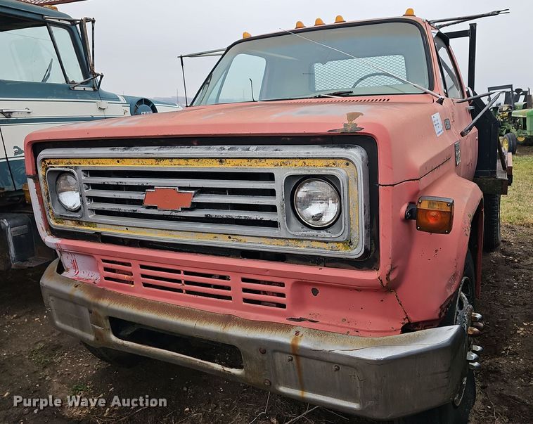 1976 Chevrolet C65  flatbed truck - DR5977