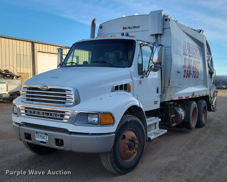 2005 Sterling Acterra  refuse truck - KT9952