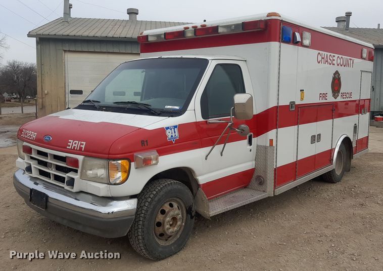 1995 Ford E350  ambulance - LX9970